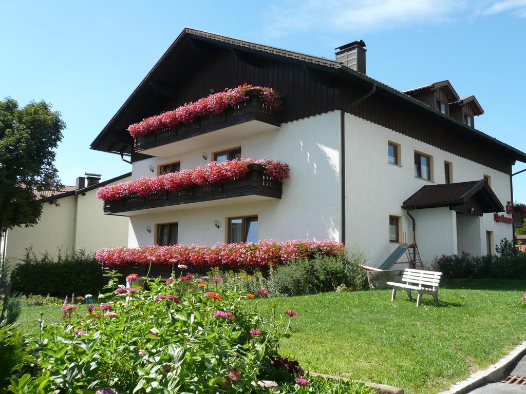 Hotel-Gasthof Zum Oberen Wirt Regen Exterior foto