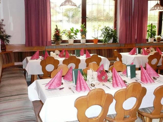 Hotel-Gasthof Zum Oberen Wirt Regen Exterior foto