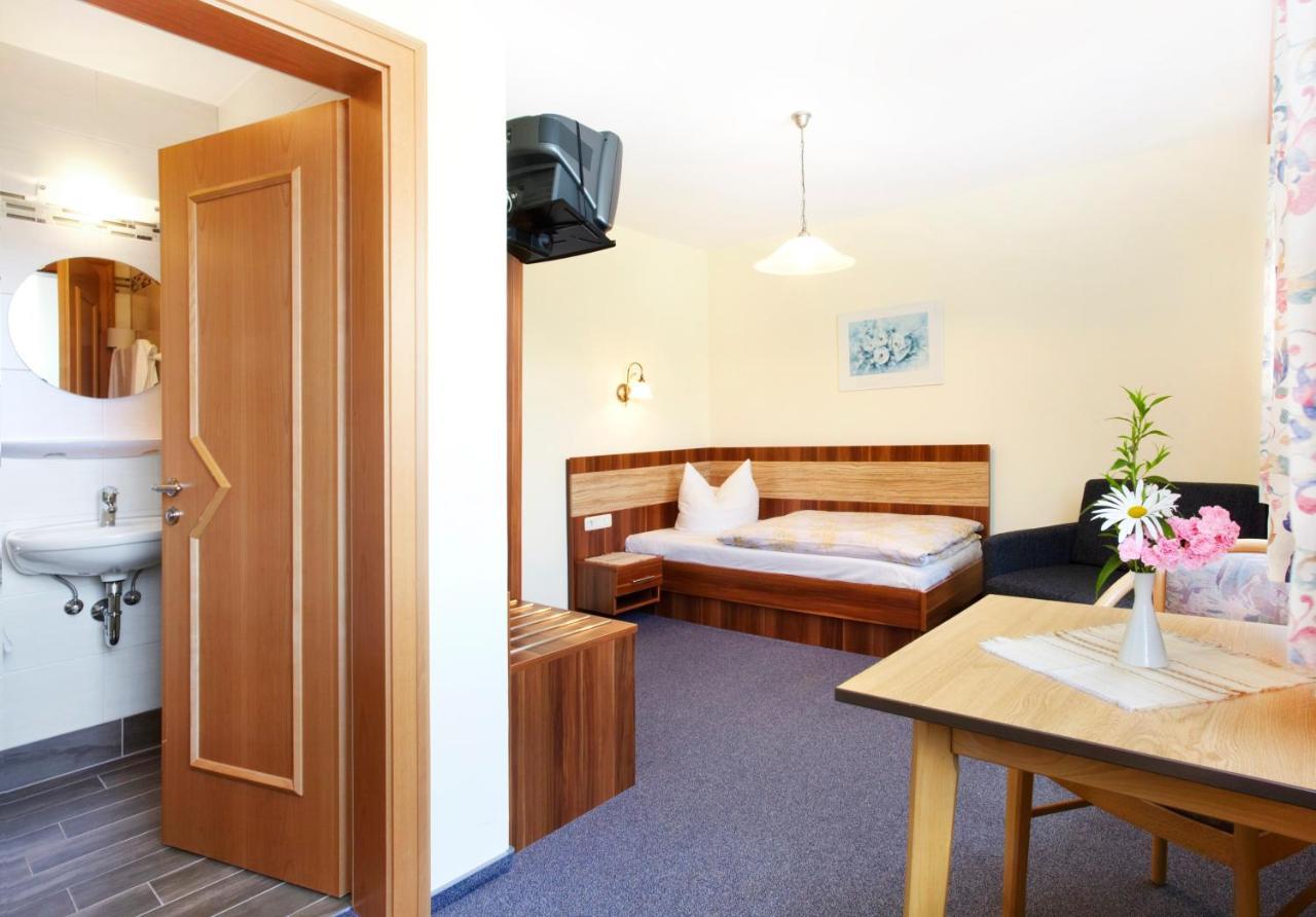 Hotel-Gasthof Zum Oberen Wirt Regen Exterior foto